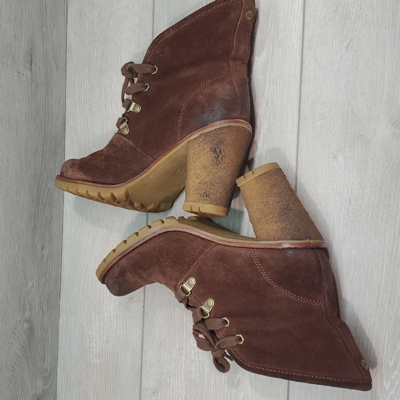 Ugg Australia Women Calynda Ankle Leather Heels Lace Up Boots shoes sz 6 - Picture 6 of 15